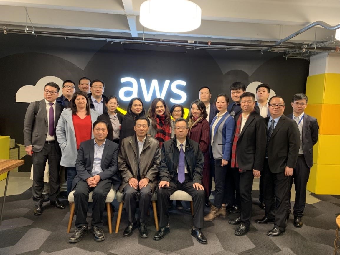 消费保_消费新闻_中国电子商会代表团参观亚马逊总部  为智能家居实验室点赞