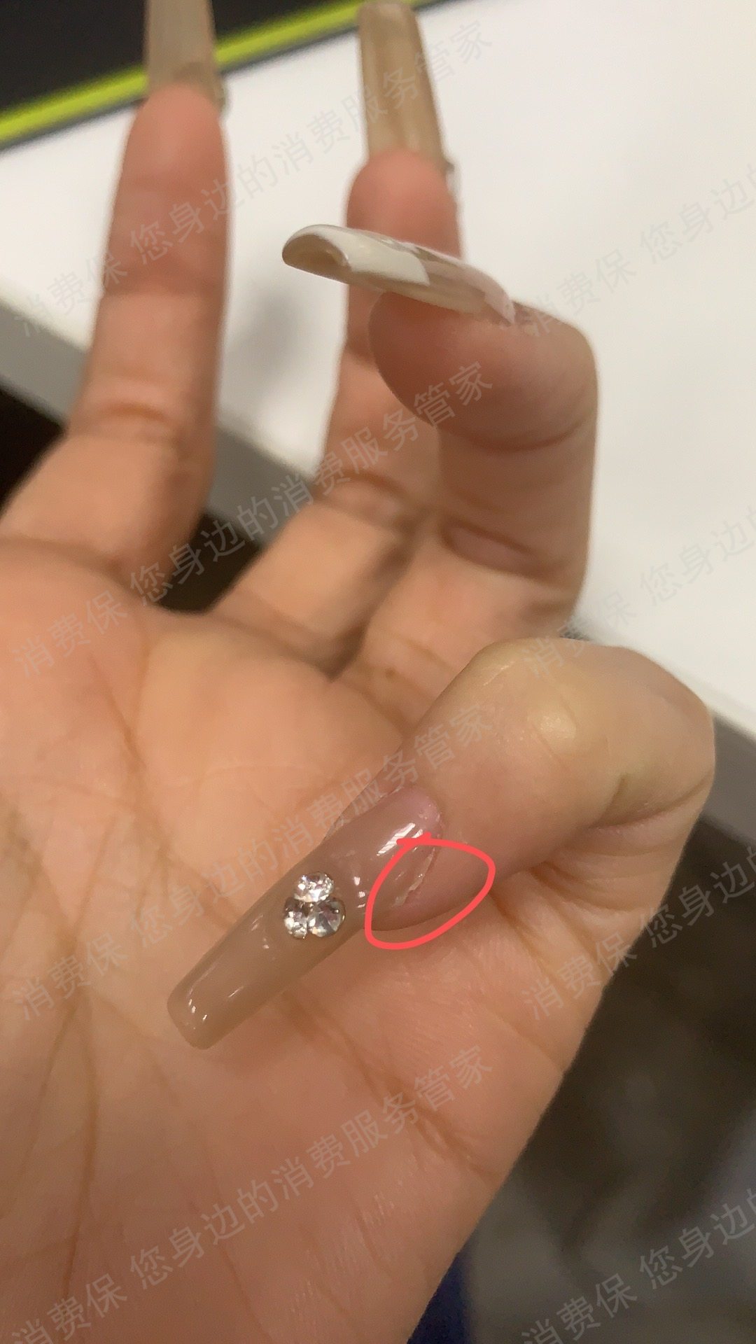 靓点美甲美睫产品质量缺陷