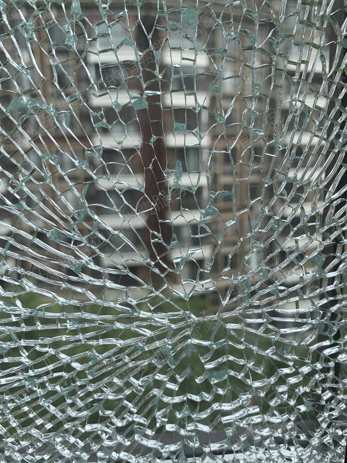 轩尼斯门窗产品质量缺陷
