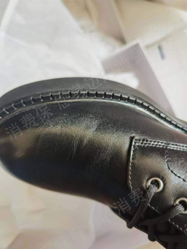 百丽天猫店货不对版