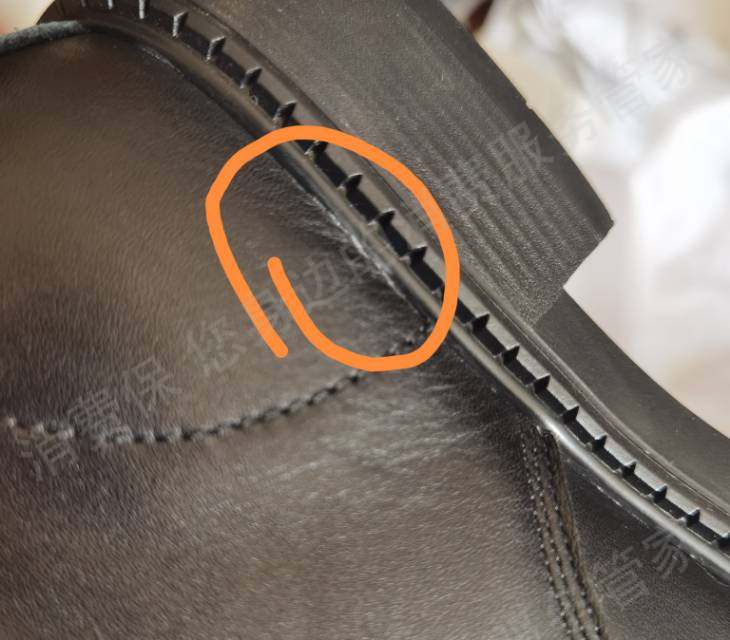 百丽天猫店货不对版