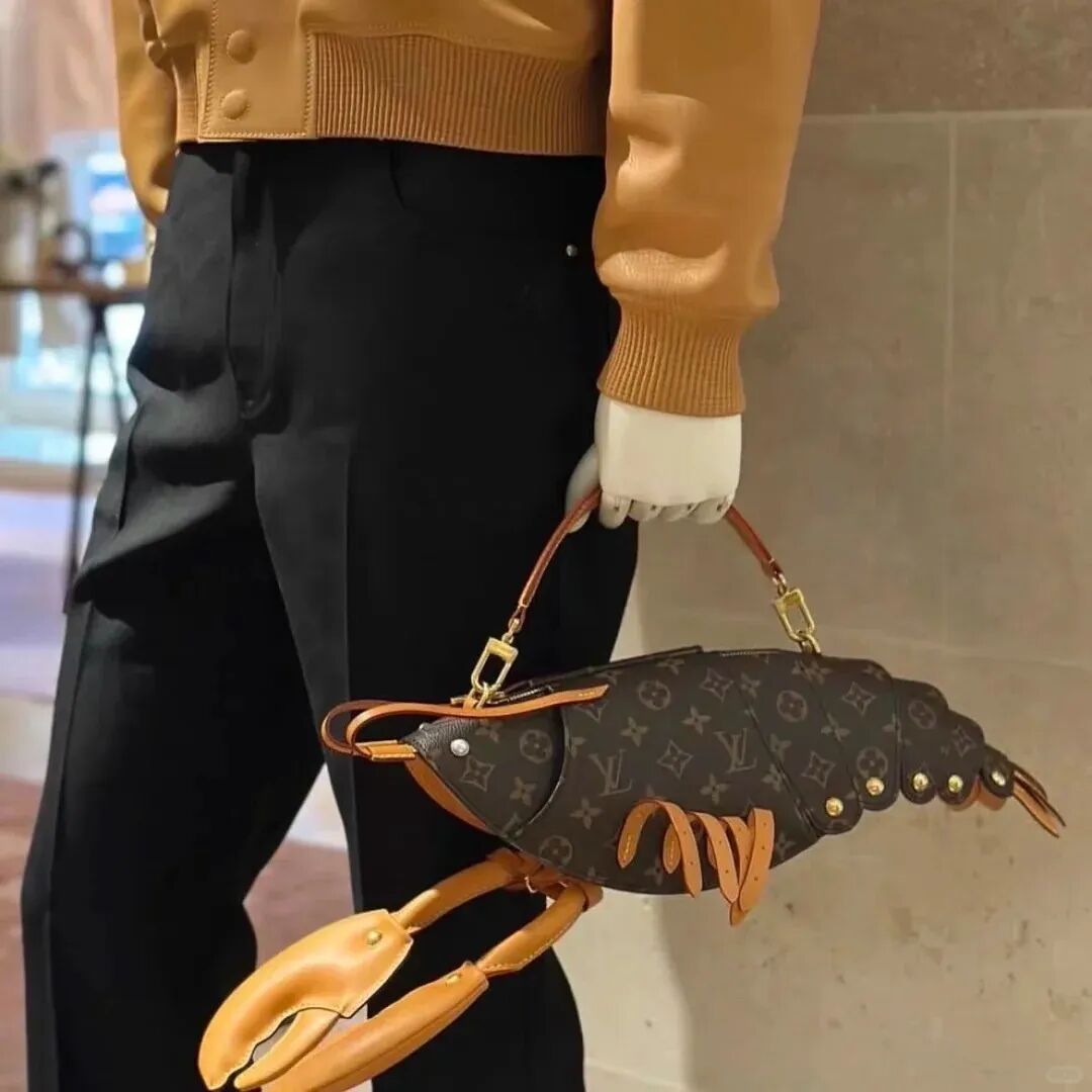 LV 新品“龙虾包”什么人会买呢_5_脆皮超人_来自小红书网页版.jpg